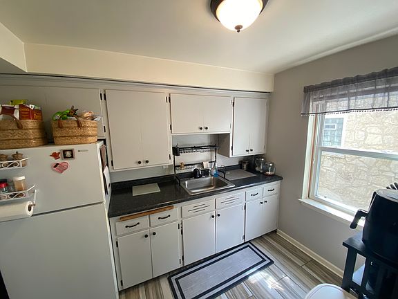 3rd image of 4348 N Wilson Dr