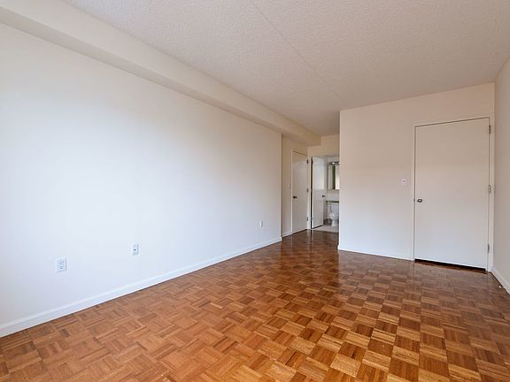 4th image of 50 Battery Pl APT 3E