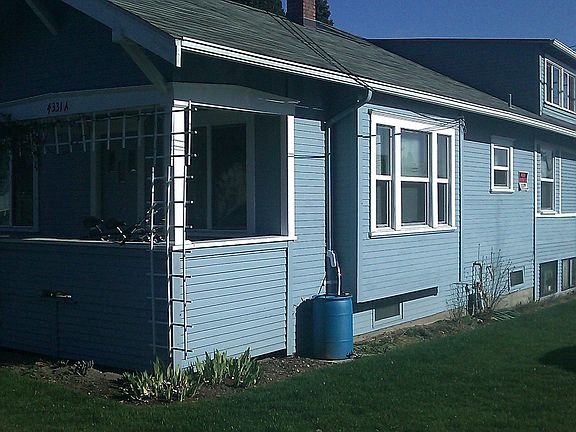 Front bldg built in 1920.