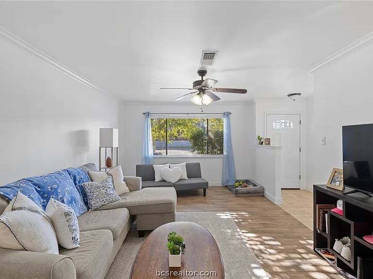 1717 Lawyer St #A — Photo 6