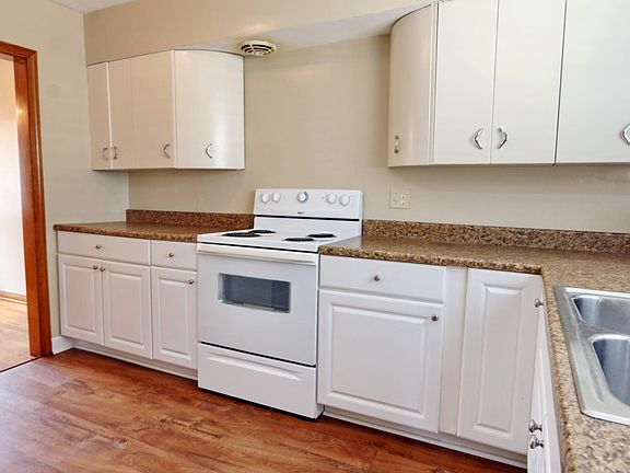 3rd image of 4419 Washington Ave SE #A