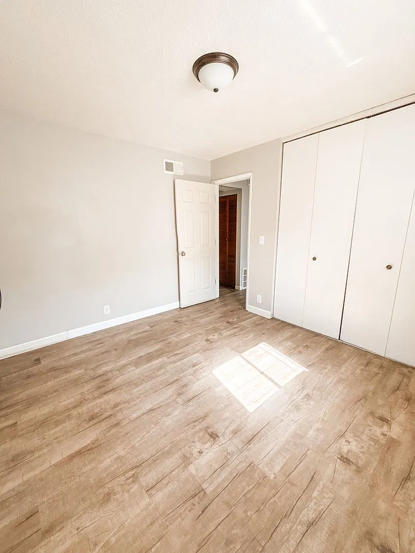 Grand Apartments — Photo 4
