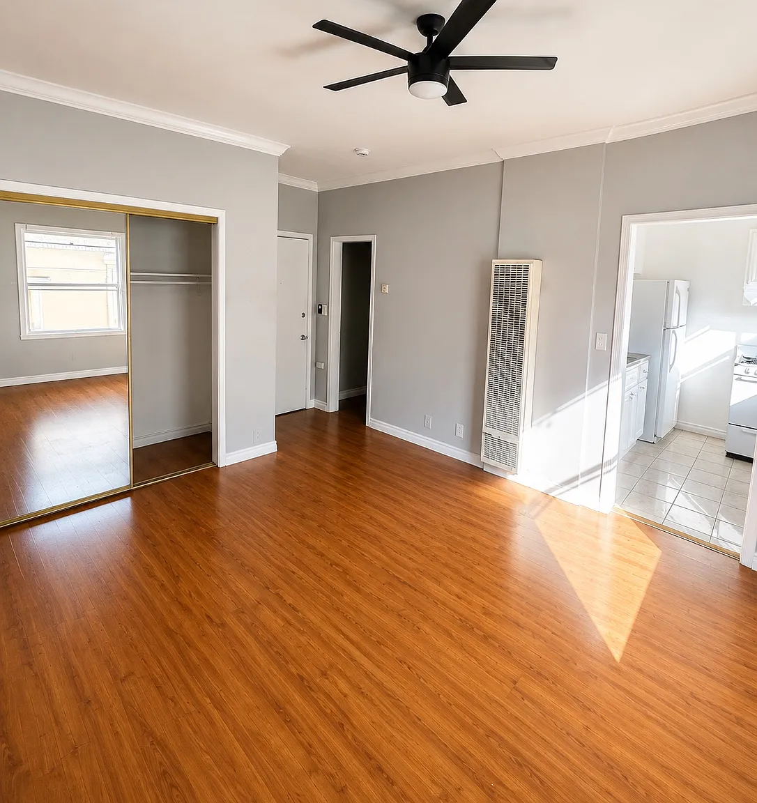 1414 N Hobart Blvd — Photo 3