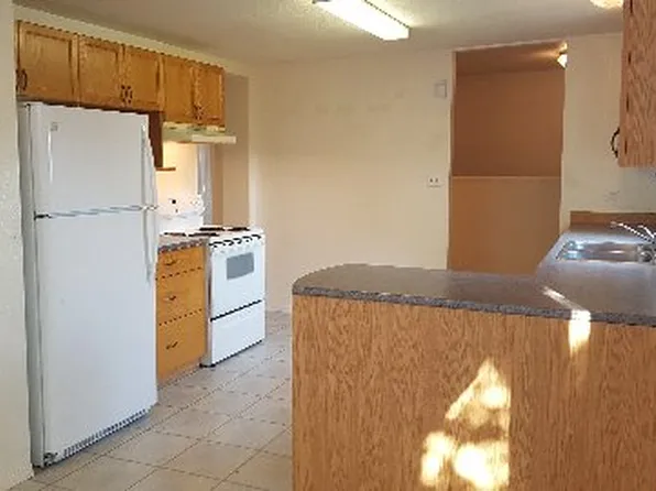 9319 106th Ave, Grande Prairie, AB T8V 1H6