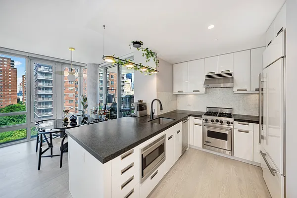 Rented by Hooli Homes New York Inc | media 3