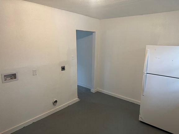 5th image of 218 Alamo St #218
