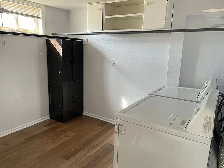 820 W 25th St — Photo 7