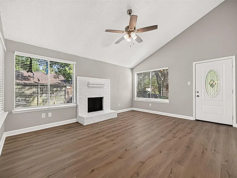14306 River Glen Dr — Photo 5