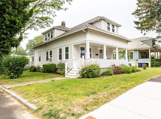 1263 Hope St, Bristol, RI 02809