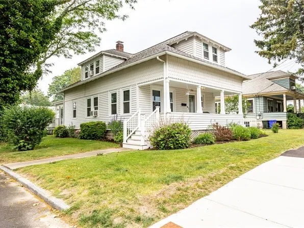 1263 Hope St, Bristol, RI 02809