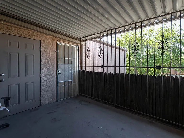 1501 Living Desert Dr #D — Photo 24
