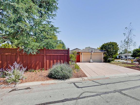 5th image of 11931 Brookridge Dr