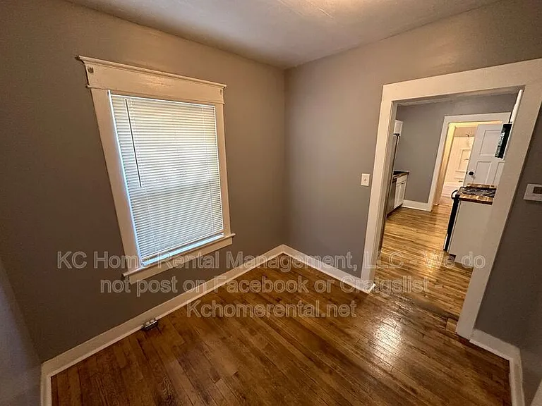 5233 E 6th St #1 — Photo 14