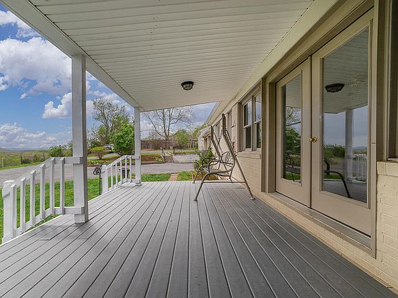 3rd image of 120 Red Hill Rd