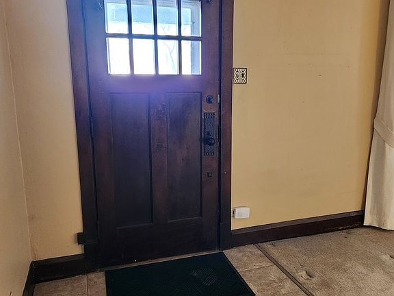 4th image of 1822 N Mulligan Ave