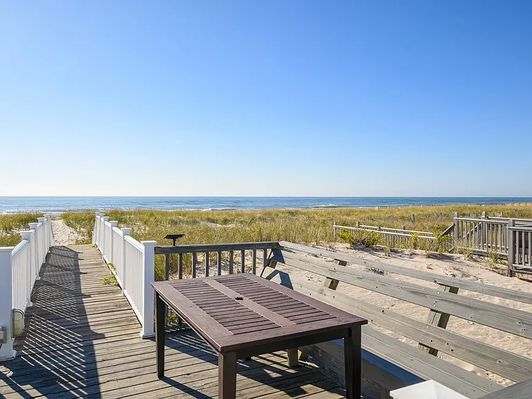 863 Dune Rd — Photo 11