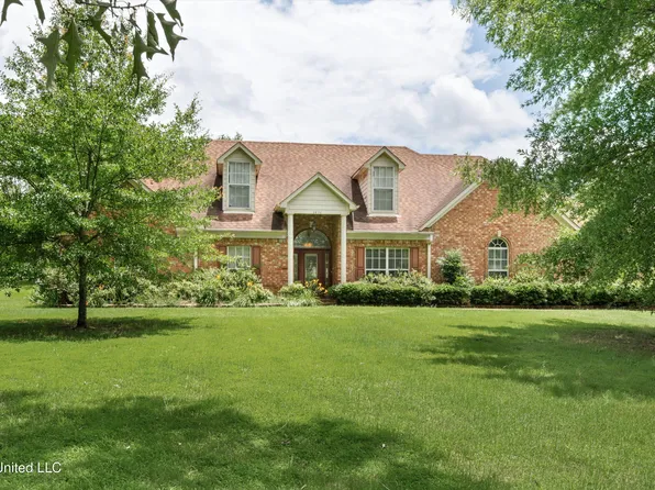 2870 Allyson Gene Cv, Byhalia, MS 38611