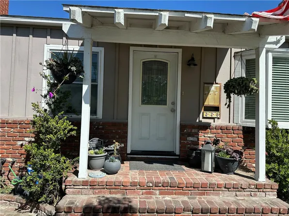 228 4th St, Seal Beach, CA 90740