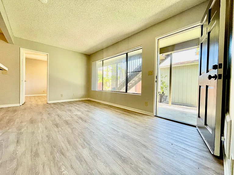 1354 Reed Ave #1 — Photo 4