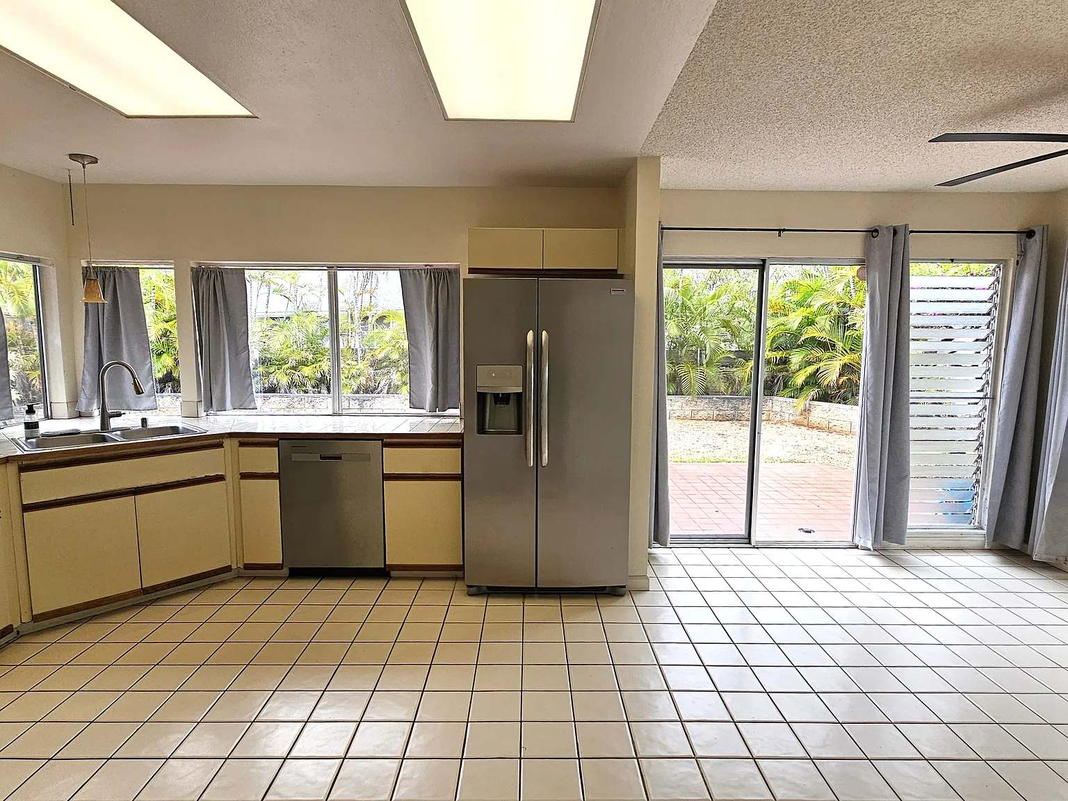 3 bed, 1562 sqft, $5,100 — Photo 3