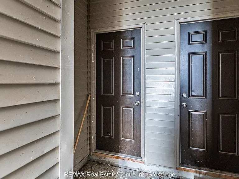 27 Lady Evelyn Cres — Photo 44