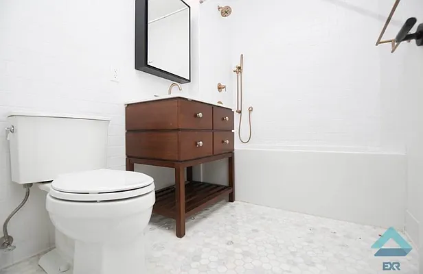 Rented by EXR | media 118