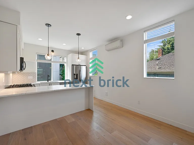 4521 Sunnyside Ave N #C — Photo 6