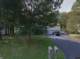 16 Henderson Rd, Glenmont, NY 12077