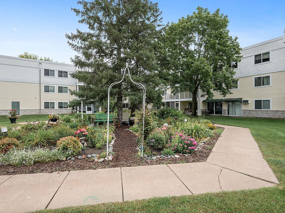 1st image of 130 Demont Ave E APT 145A