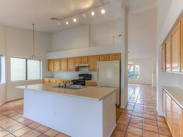 7690 E Dayview Cir — Photo 5
