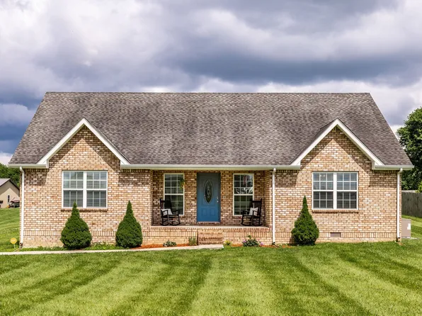 1004 Meridian Dr, Castalian Springs, TN 37031