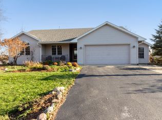 920 Williams Ct, Walworth, WI 53184