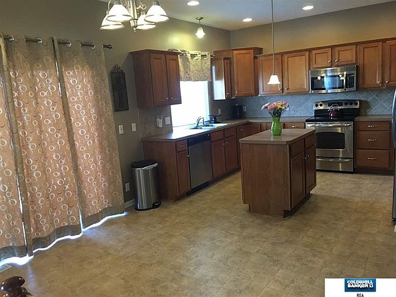 5th image of 1602 Leona Cir