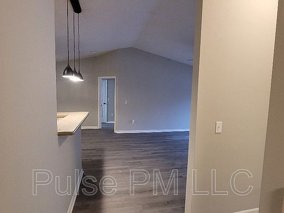 4th image of 440 Lakeview Dr Unit 11