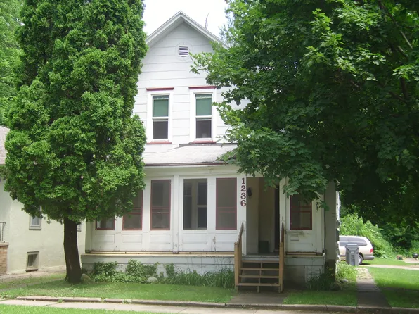 1236 Jefferson Ave, Kalamazoo, MI 49006