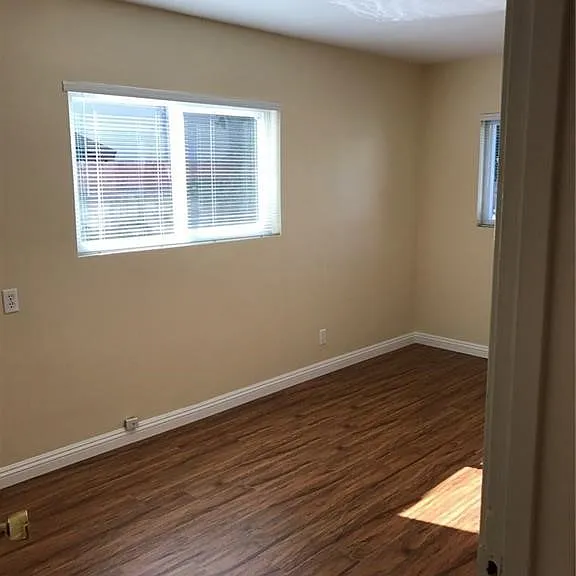 5609 Welland Ave — Photo 14