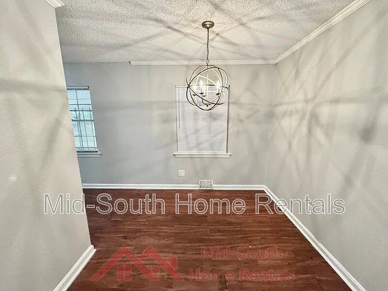2050 Sharon Ln — Photo 9