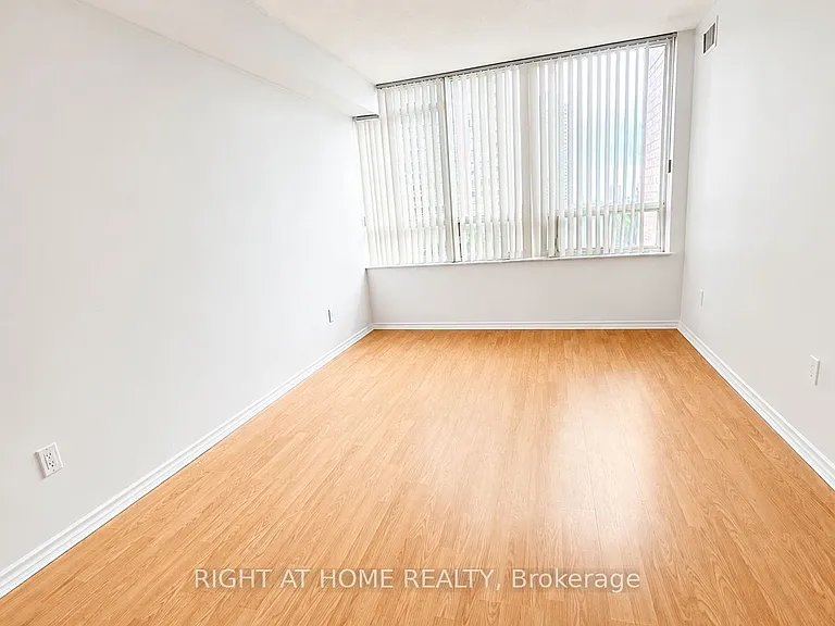 265 Enfield Pl #511 — Photo 8