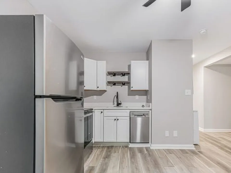 201 Howell St #400-D