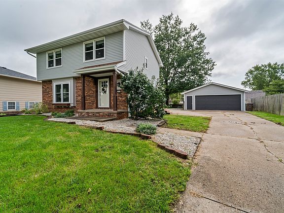 2nd image of 527 Village Ct