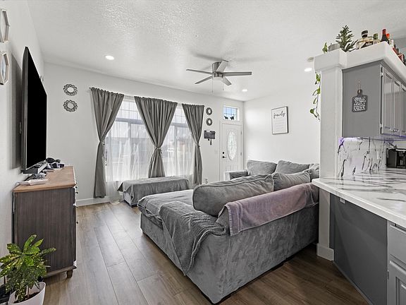 3rd image of 2511 E Alvina St