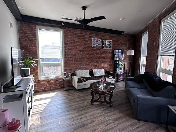 4th image of 157 N Main St #204