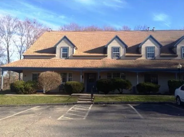 71 Kennedy Dr, North Chelmsford, MA 01863