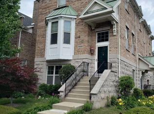 2610 W Lake Ave, Glenview, IL 60026
