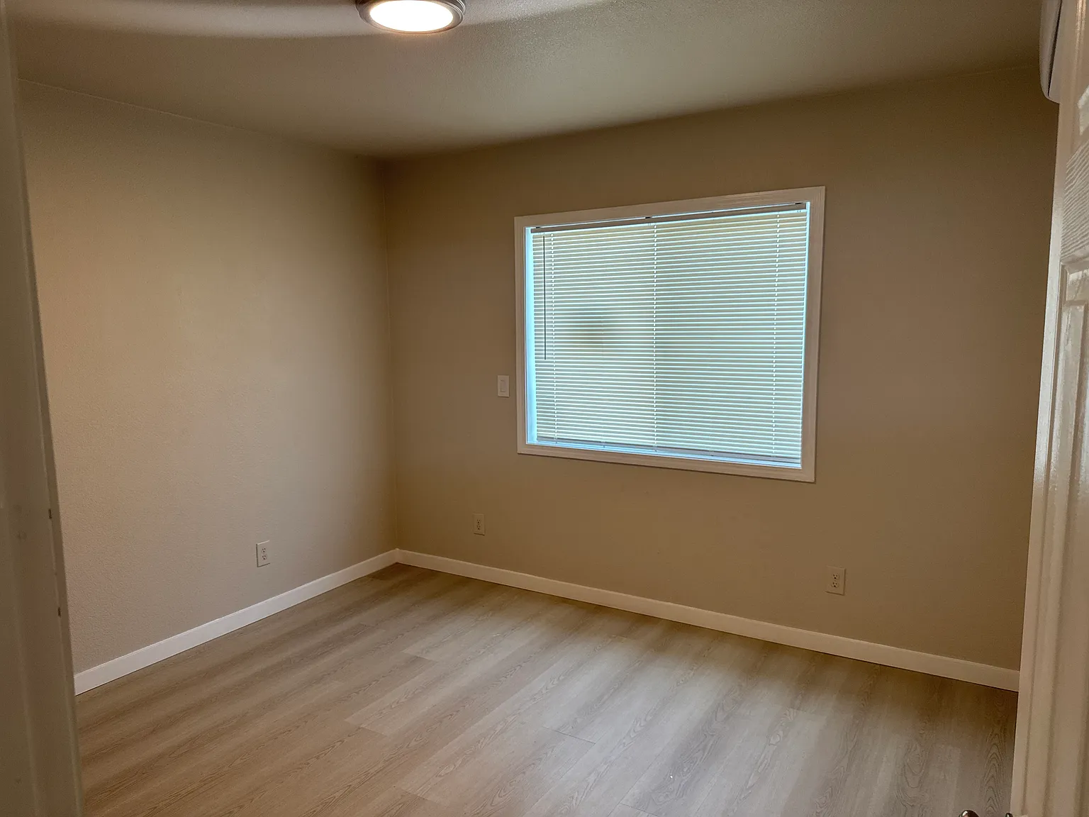 1 bed, 440 sqft, $2,050 — Photo 3