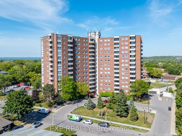 915 Elmsmere Rd #203, Ottawa, ON K1J 8H8