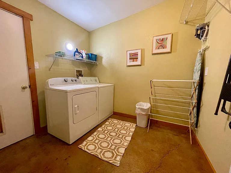 6564 Pine Springs Ave — Photo 22