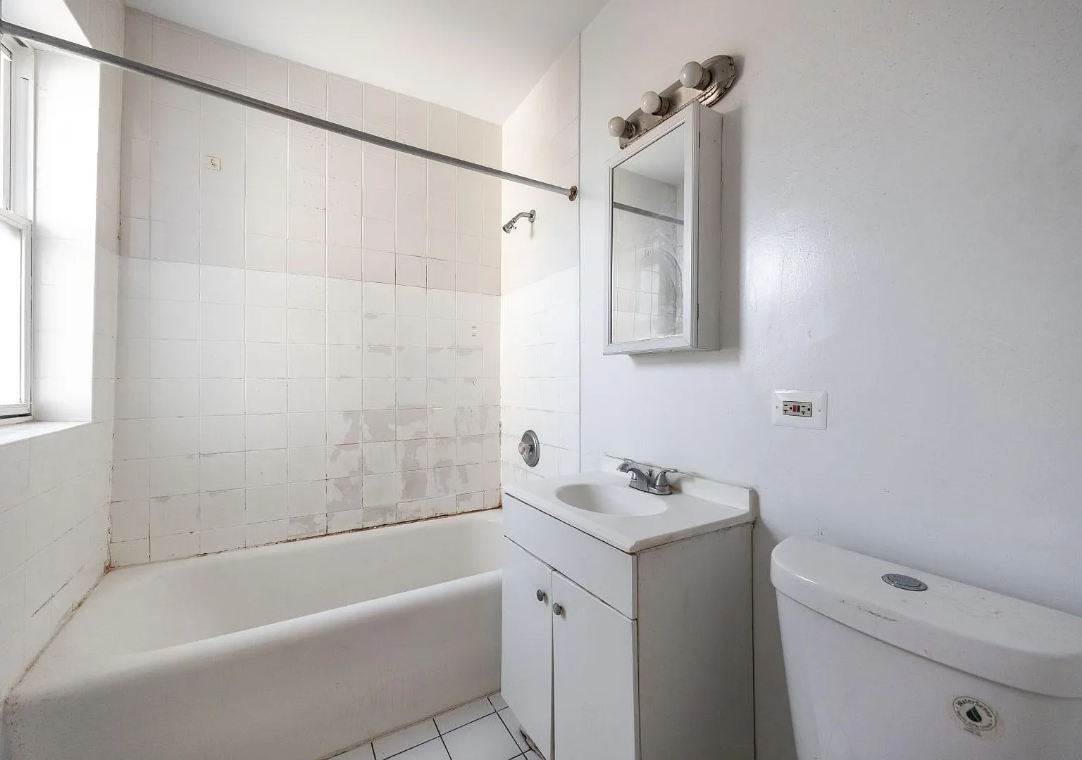 2306 West Rosemont Avenue #3 — Photo 4