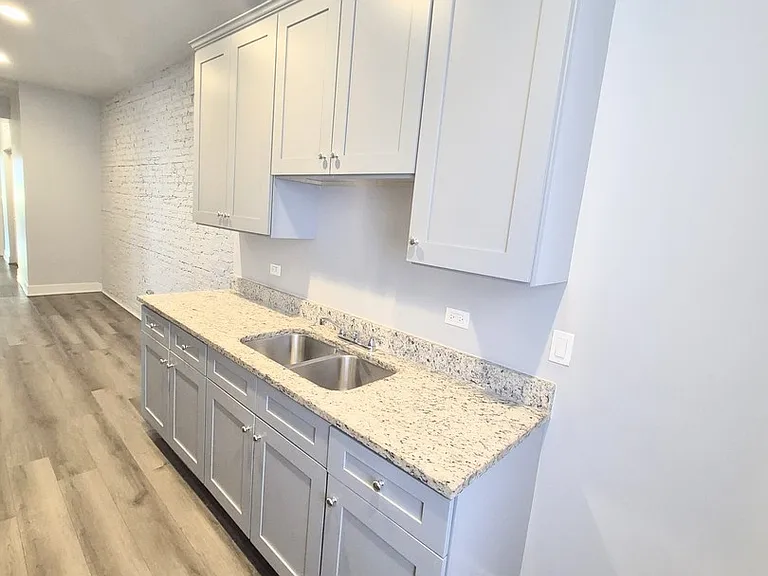 6210 S Eberhart Ave #1N — Photo 3