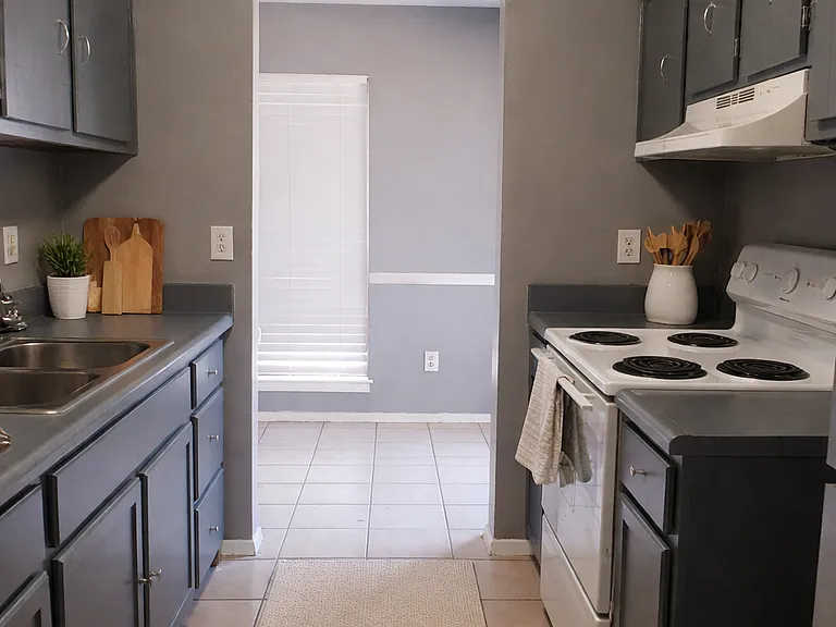 2835 Sonora Dr #2 — Photo 3